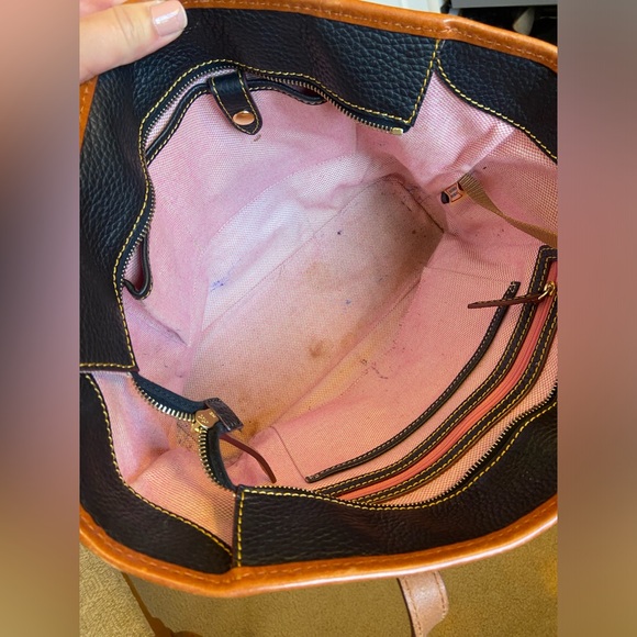 Dooney & Bourke | Women’s Leather Purse - Picture 4 of 4